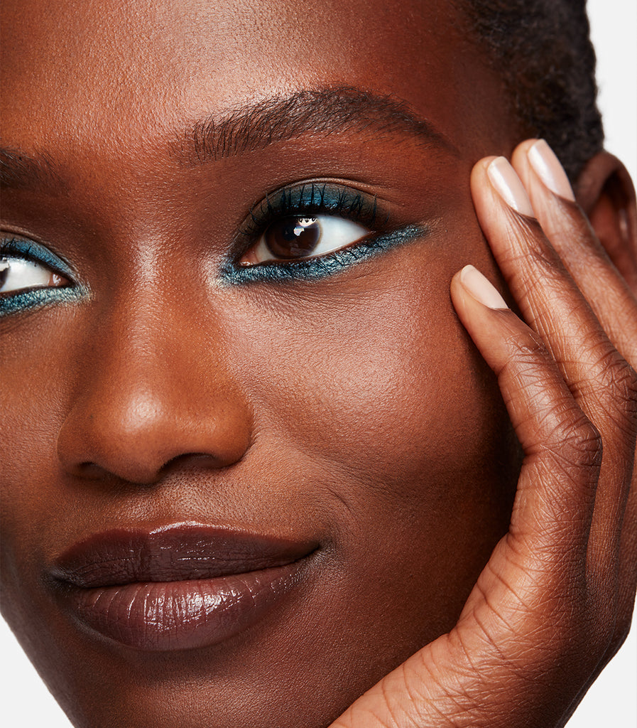 Essence wears Continuum Gel Eyeliner in Galaxy