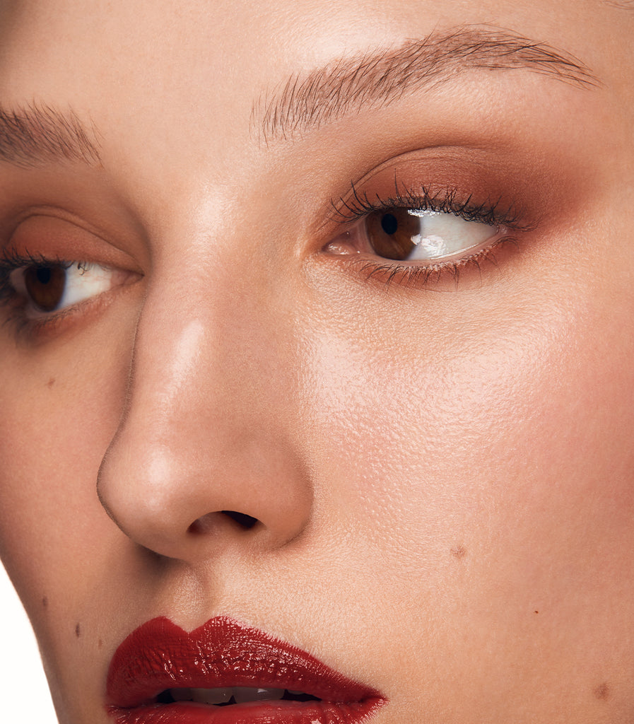 Eye Shaping Stylo is Available in 10 Shades